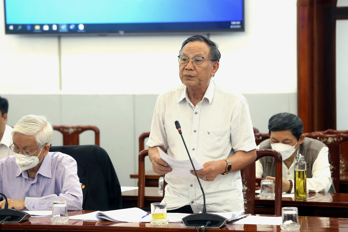 PGS.TS Quách Sỹ Hùng, Phó Chủ nhiệm Hội đồng tư vấn Dân chủ Pháp luật UBTƯ MTTQ Việt Nam phát biểu.