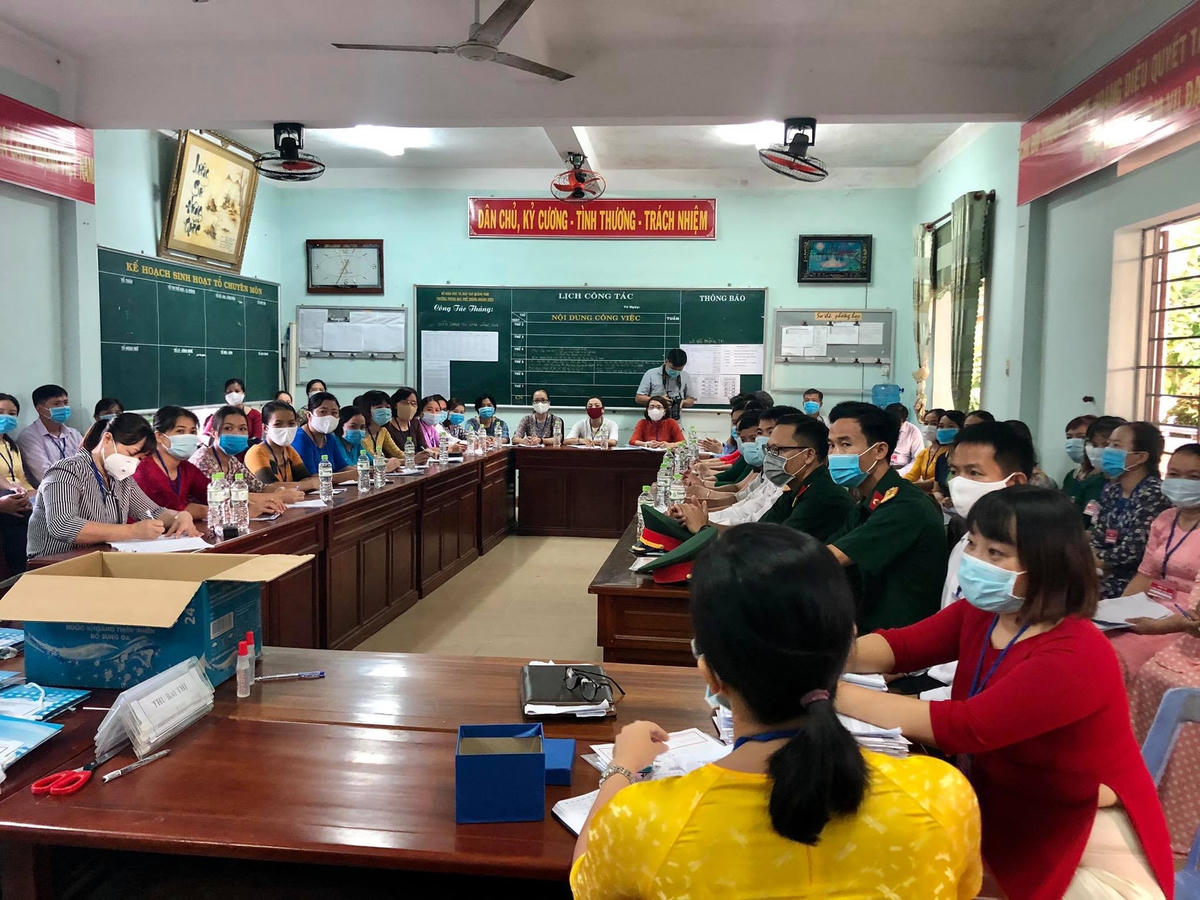 Đoàn của Bộ GD-ĐT kiểm tra công tác thi ở Quảng Nam.