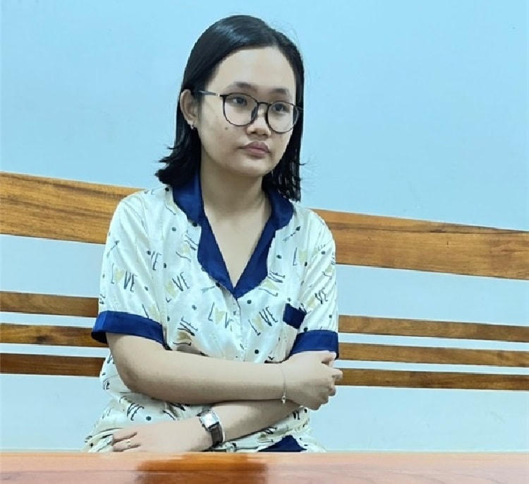 Nghi can Tống Thị Tùng Linh tại cơ quan điều tra.