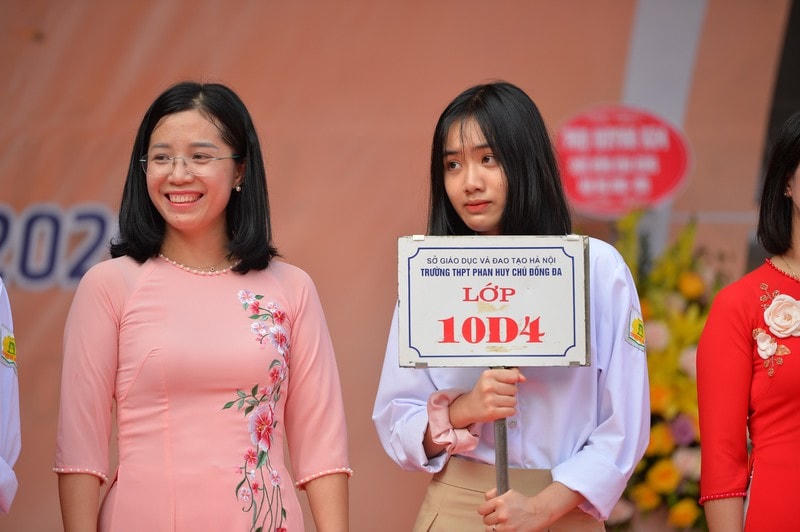Khai giảng nhanh gọn giữa mùa Covid-19 ở ngôi trường THPT tự chủ duy nhất tại Hà Nội