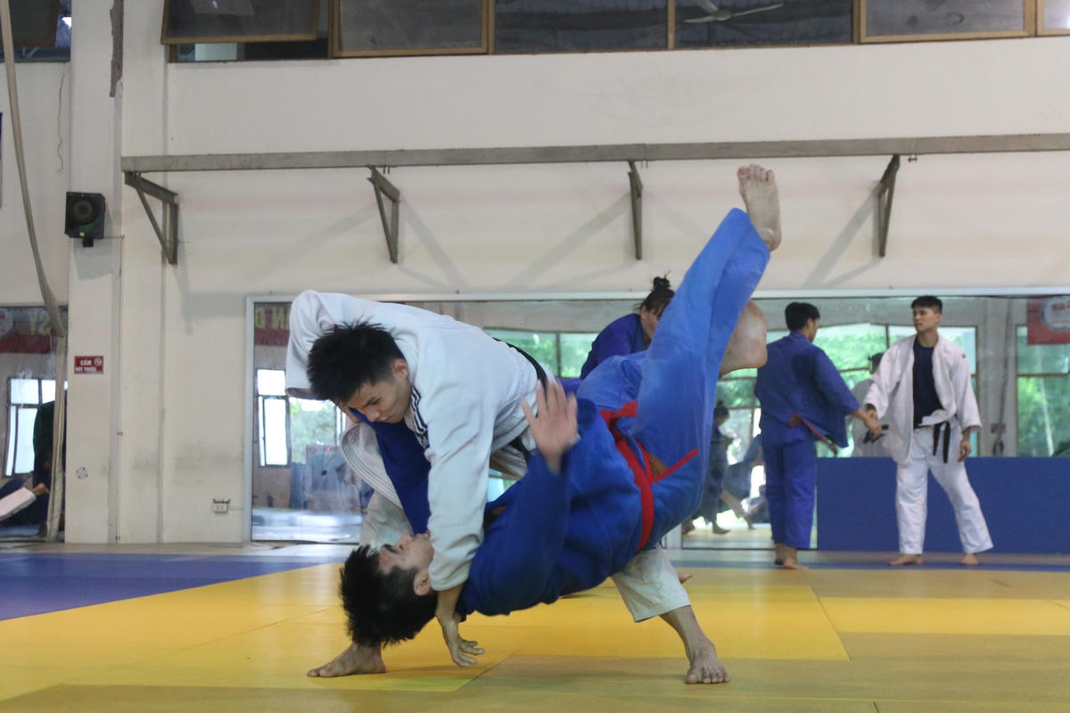 Trong SEA Games 30-2019 gần nhất ở Philippines đội tuyển chỉ giành được 2 HCV (Lê Anh Tài - 90 kg nam; đồng đội nữ). Vì vậy, trong tháng 5 tới đây, các VĐV đang nỗ lực để đạt được những thành công lớn hơn. 
