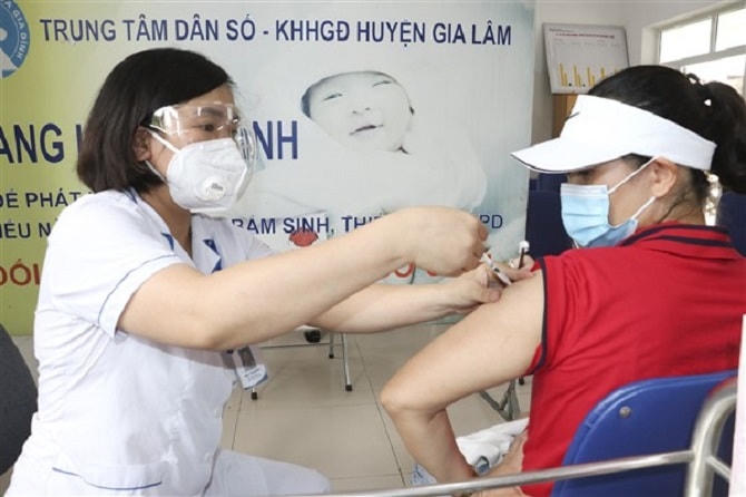 Tiêm vaccine Covid-19 tại huyện Gia Lâm