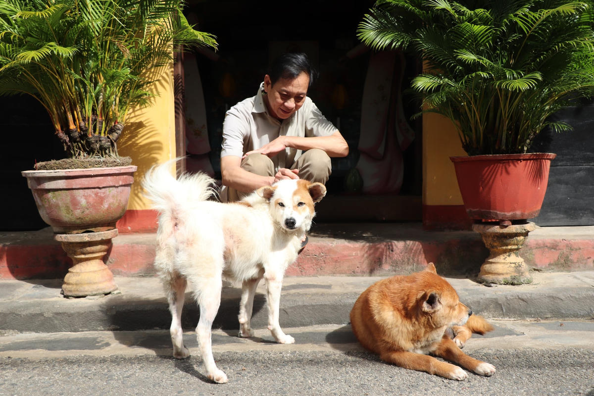 Ông Hồ Phước Thiện cho rằng việc ngừng kinh doanh thịt chó mèo rất nhân văn và cần nhân rộng.