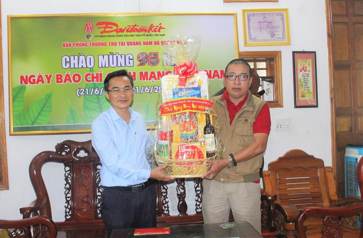 Lãnh đạo MTTQ tỉnh Quảng Nam thăm và chúc Tết VP báo Đại Đoàn  Kết tại Quảng Nam, Quảng Ngãi.