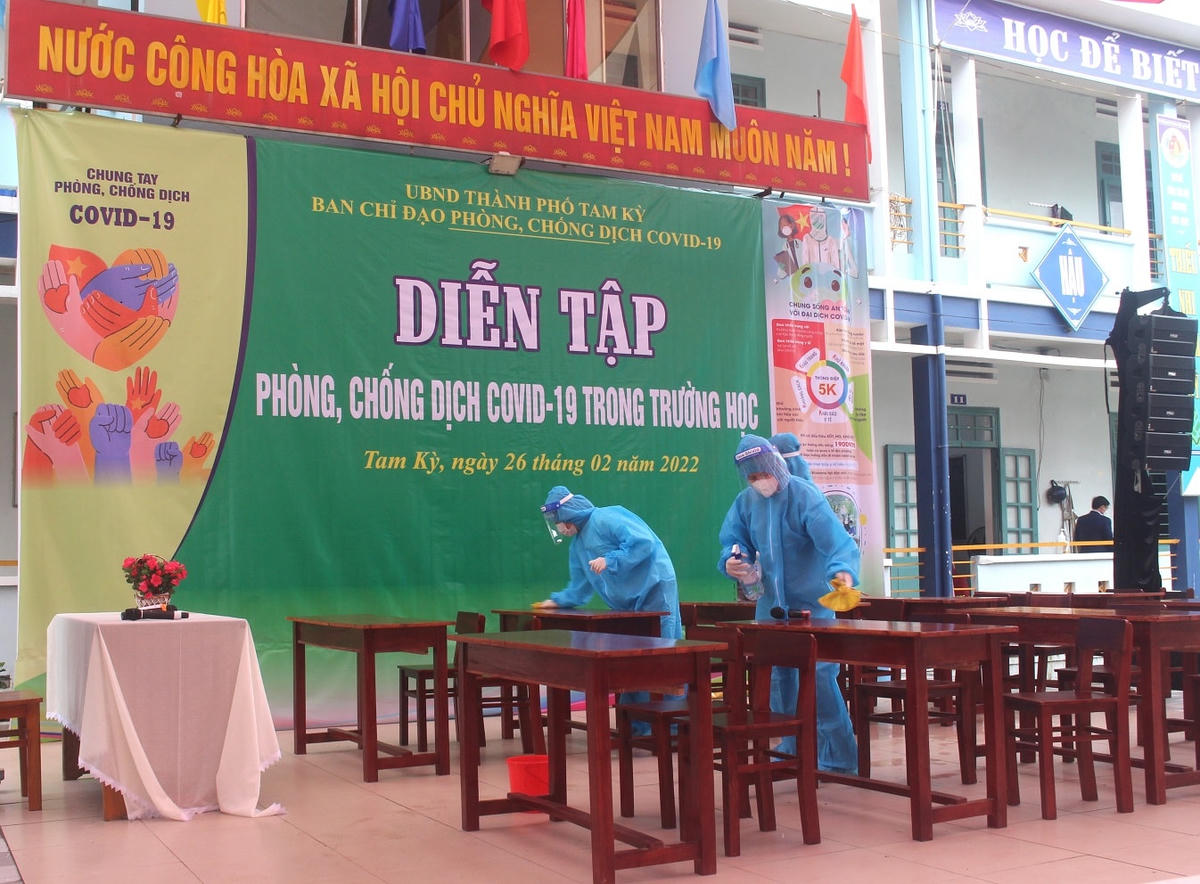 Khu vực lấy mẫu cho học sinh nghi nhiễm Covid-19.