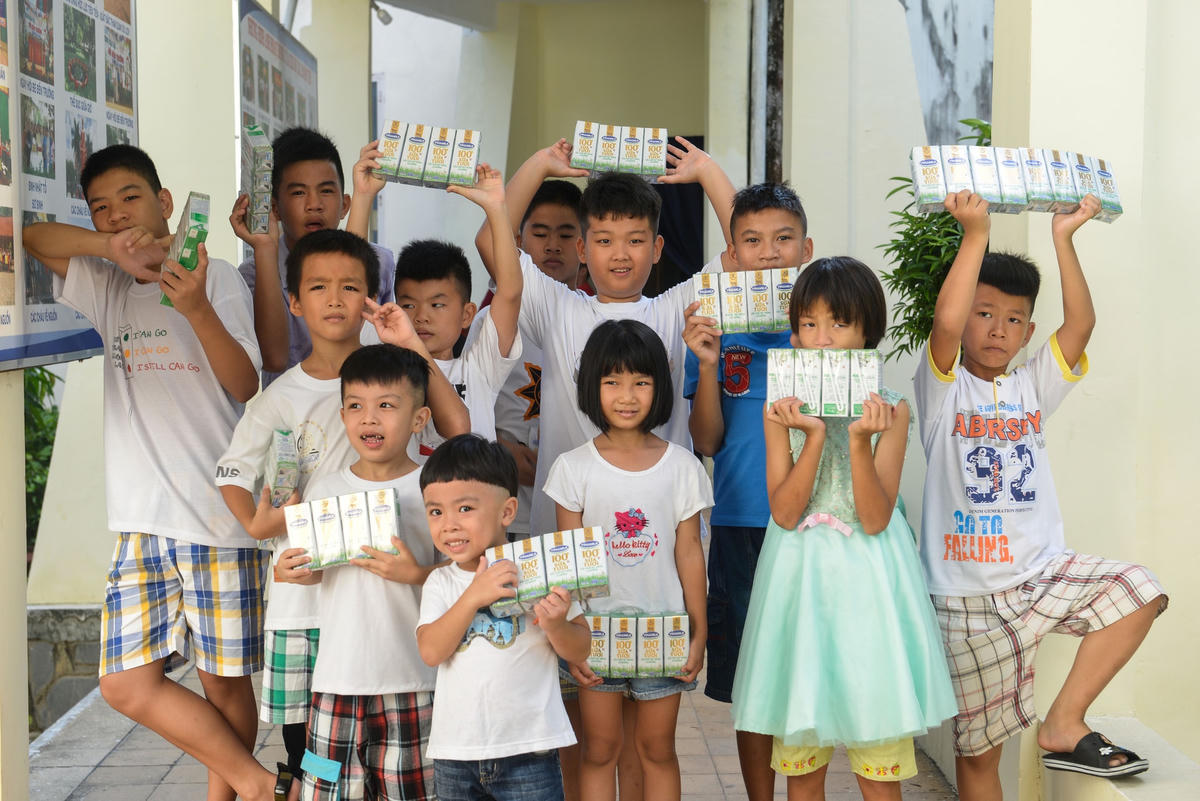 Quỹ sữa Vươn cao Việt Nam và Vinamilk tiếp tục hành trình kết nối yêu thương tại TP HCM