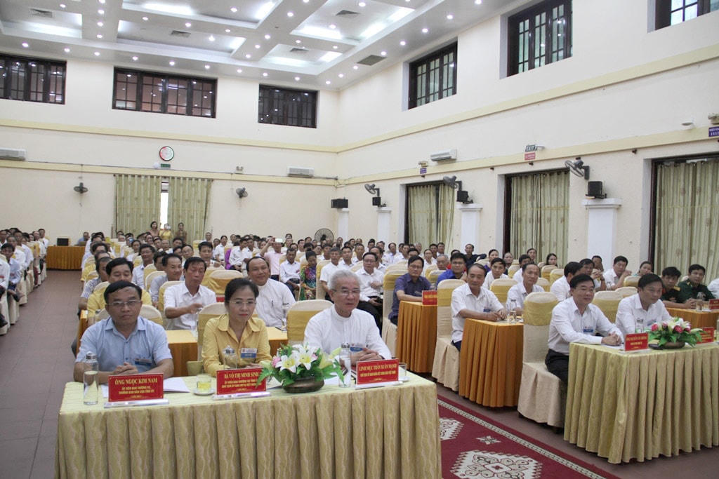 Các đại biểu và 