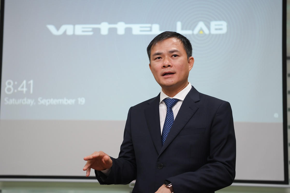 Ông Tào Đức Thắng, Phó Tổng giám đốc Tập đoàn Viettel phát biểu tạo buổi lễ.
