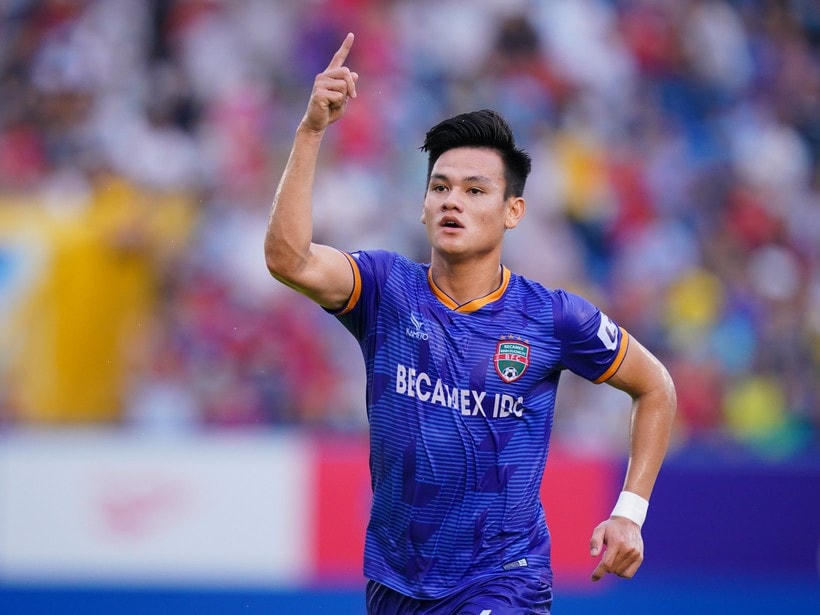 Hồ Tấn Tài ghi bàn thắng gỡ hòa 1-1 cho Bình Dương (Ảnh: Khải Hòa - Độc Lập).