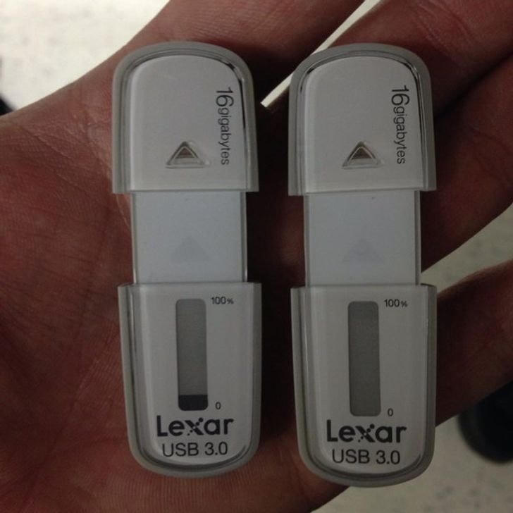USB hiển thị dung lượng còn trống.