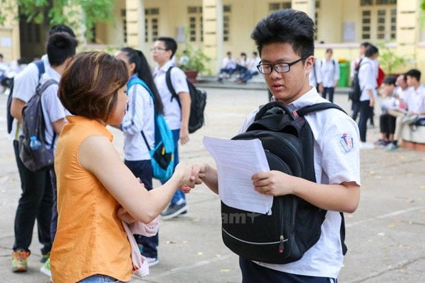 Thí sinh dự thi vào lớp 10 tại Hà Nội. (Ảnh: PV/Vietnam+).  
