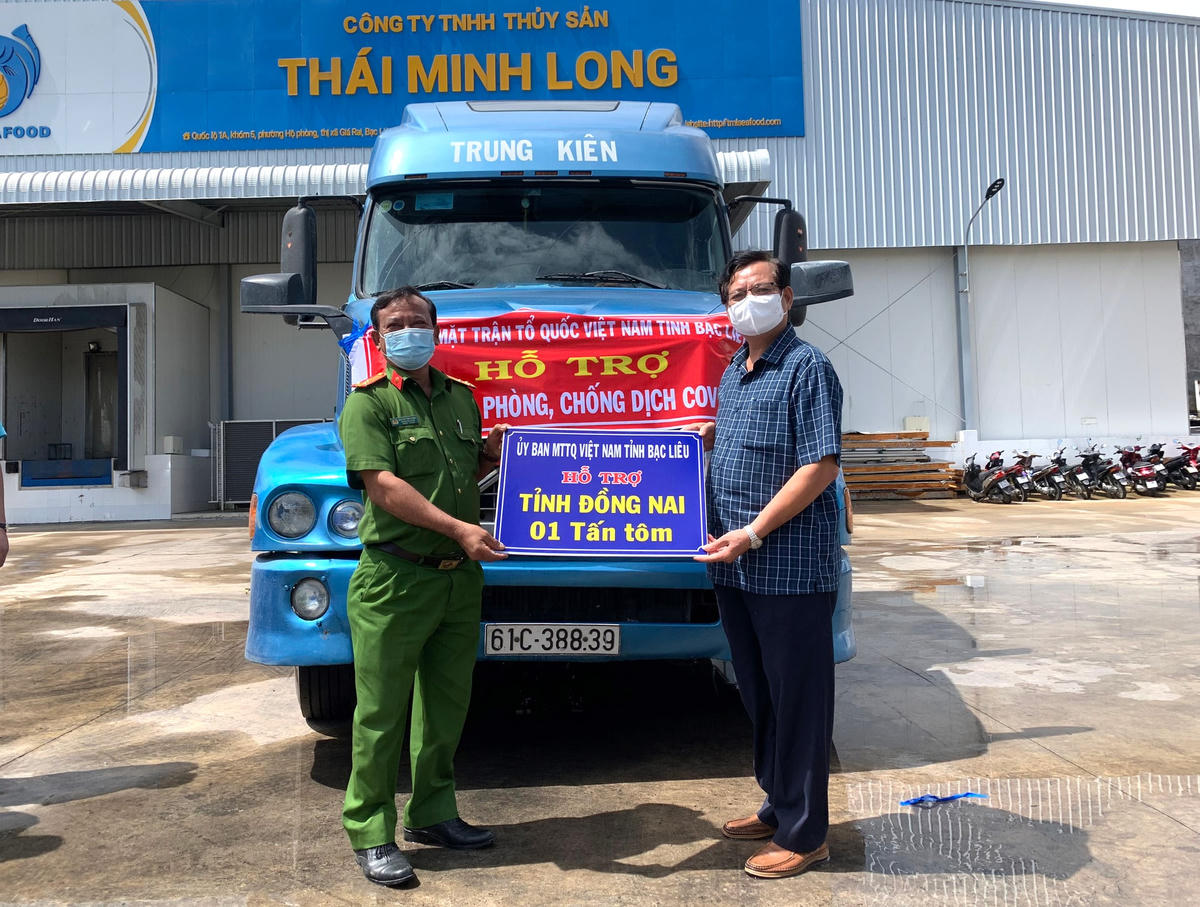 Bạc Liêu hỗ trợ 1 tấn tôm cho tỉnh Đồng Nai. 