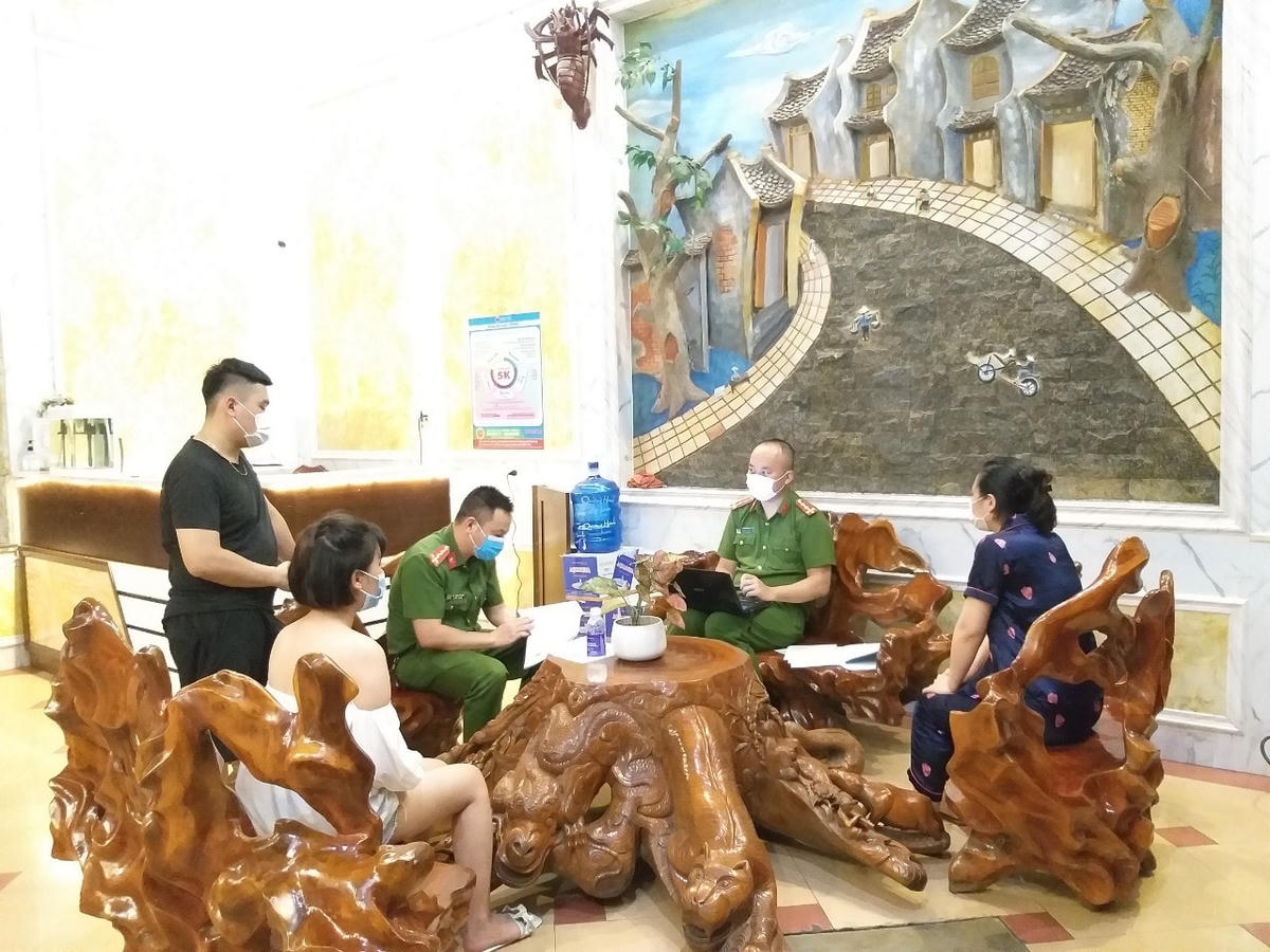 Phòng Cảnh sát QLHC về TTXH tăng cường kiểm tra các cơ sở lưu trú.