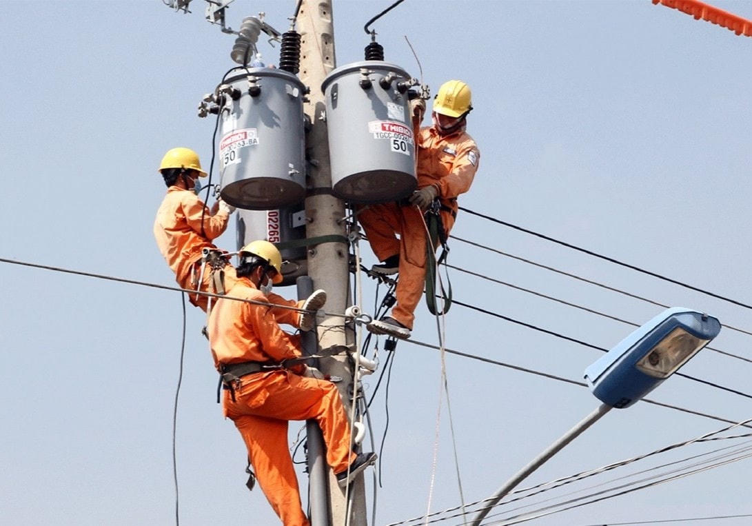 EVN khuyến cáo sử dụng tiết kiệm điện mùa nắng nóng.