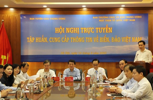 BẢN TIN MẶT TRẬN: Tiếp tục làm tốt công tác tuyên truyền về biển, đảo