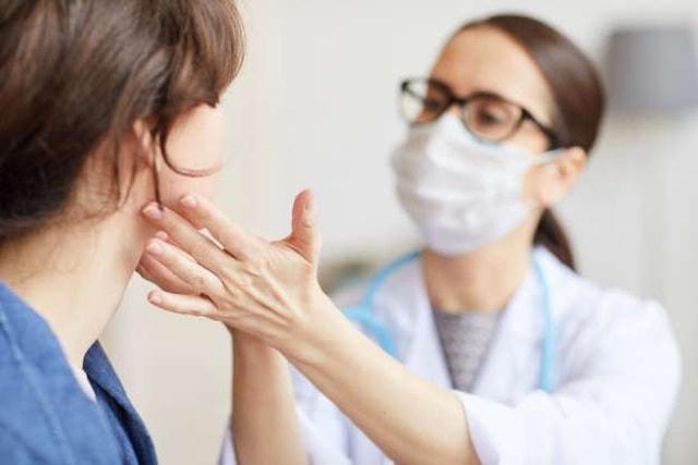 Những dấu hiệu cảnh báo ung thư vòm họng