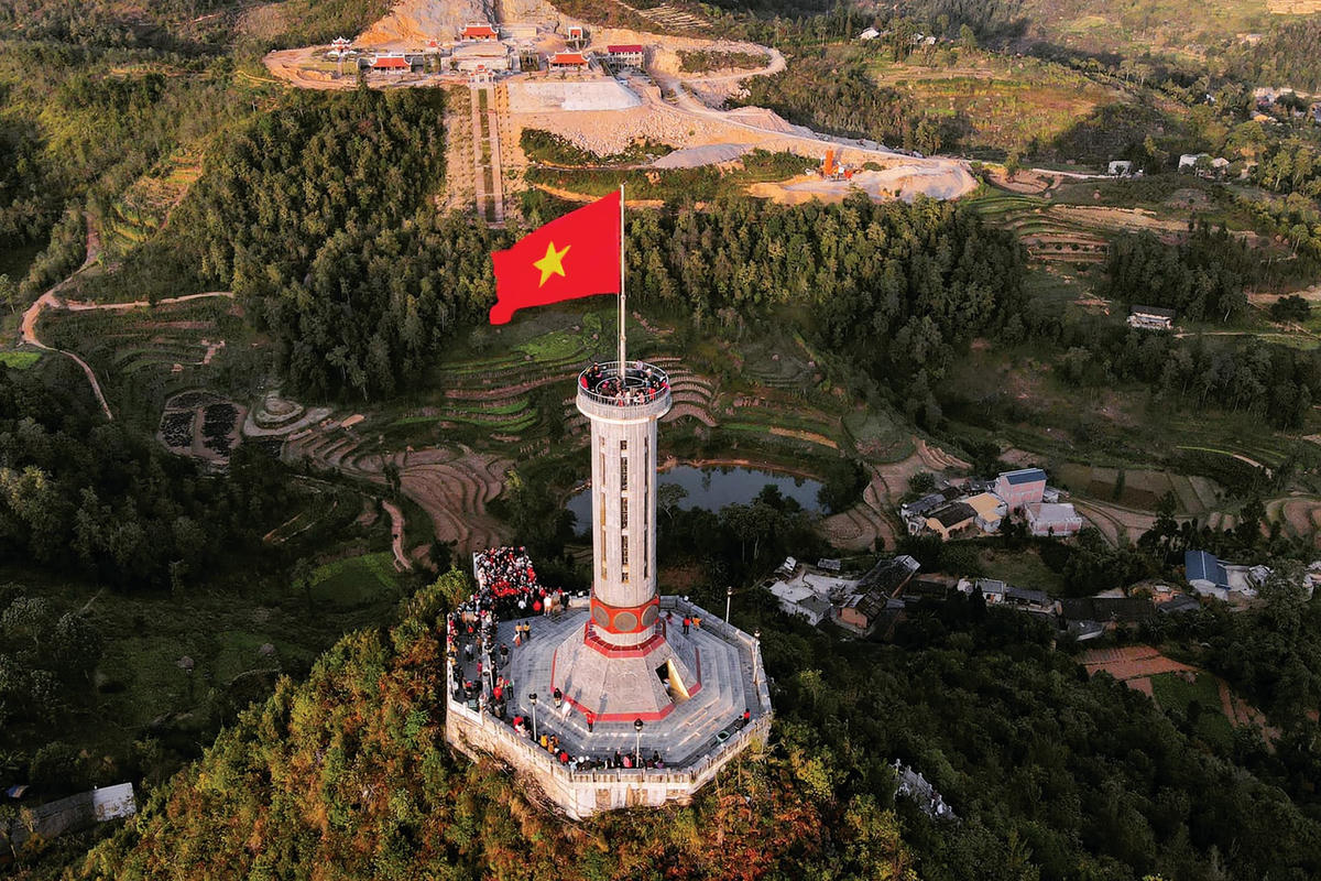 Cột cờ Lũng Cú.