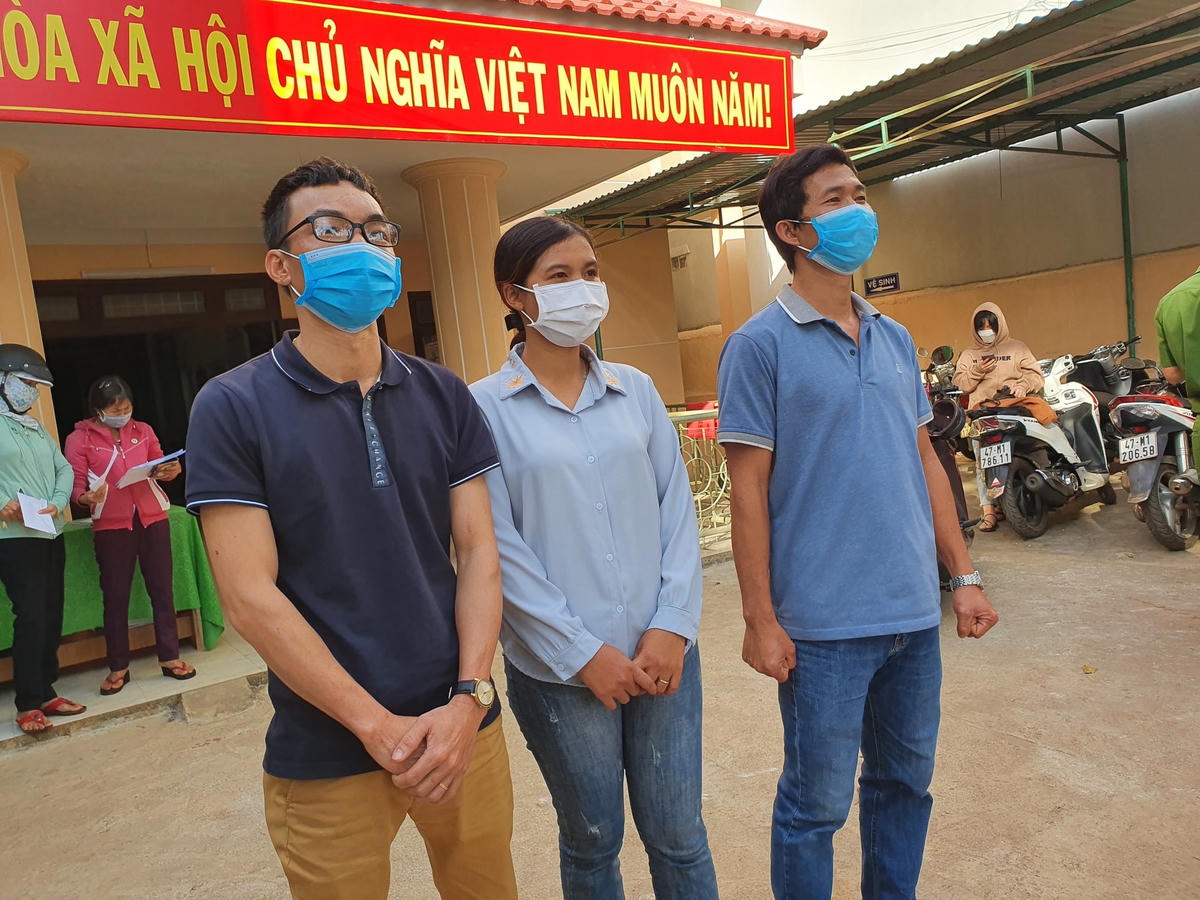 Nhóm giáo viên vừa thắng kiện UBND huyện Krông Pắk.