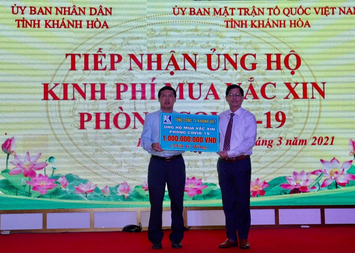 Khatoco ủng hộ 1 tỷ đồng cho Quỹ vaccine phòng Covid-19.