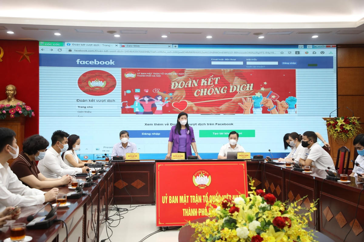 Quang cảnh buổi tiếp nhận và ra mắt trang Fanpage.