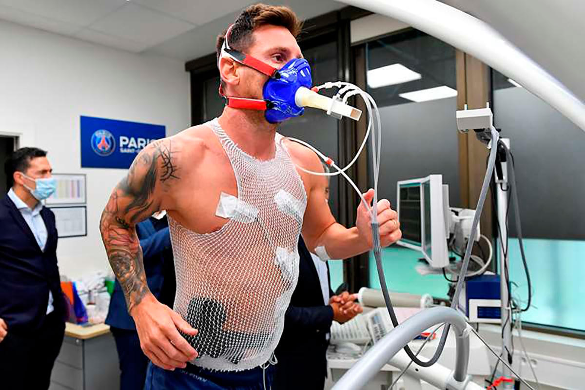 Messi chính thức 'cập bến' PSG