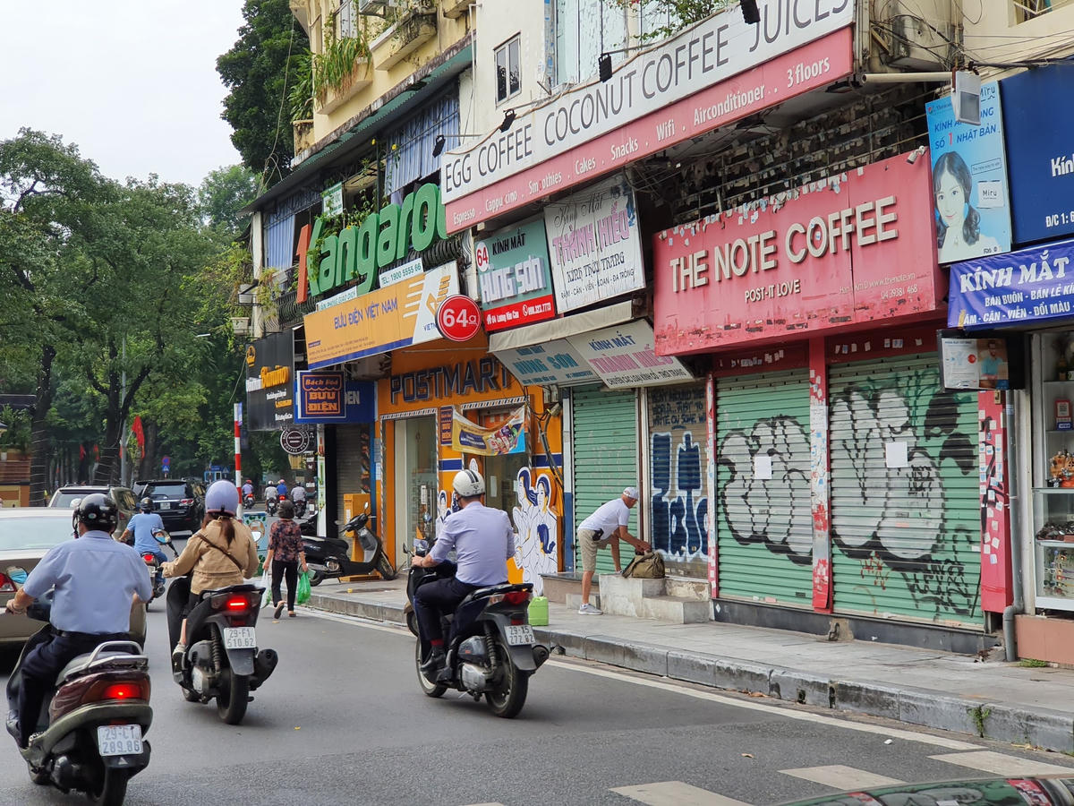 Hà Nội nới lỏng: Nhiều cửa hàng trên 'đất vàng' phố cổ vẫn đóng cửa, sang nhượng