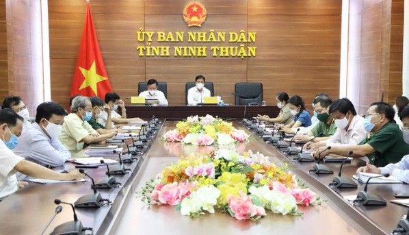 Quang cảnh cuộc họp.
