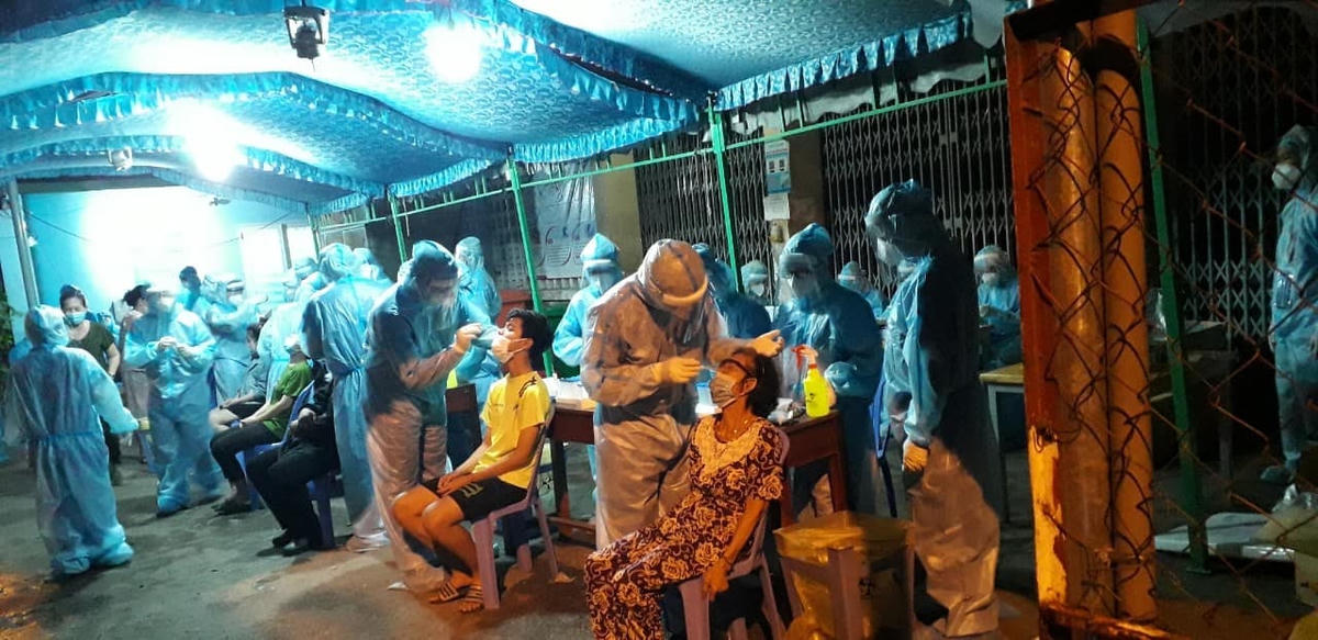 TP HCM đang tiến hành tầm soát Covid-19 trên diện rộng.