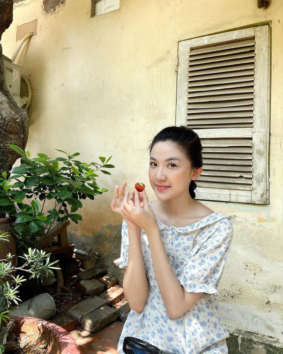 Đáp lại tình cảm của khán giả, sau khi tập phim kết thúc, trên trang cá nhân facebook của mình, Lương Thanh đăng tải dòng trạng thái: “Không biết nói sao... nhưng 3 lần mang bầu trên phim rồi đó”. Ở dưới phần bình luận, cô hài hước chia sẻ: “Khi yêu ai chẳng dại khờ mà”.