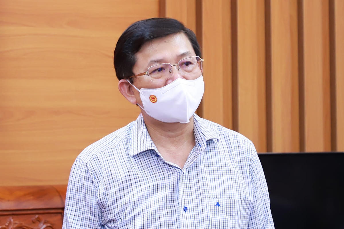 Phó Chủ tịch UBTƯ MTTQ Việt Nam Nguyễn Hữu Dũng mong muốn Mặt trận các cấp cần phối hợp với các tổ chức thành viên phát huy tinh thần trách nhiệm, “đi từng ngõ, gõ cửa từng nhà, rà từng đối tượng”. Ảnh: Quang Vinh.