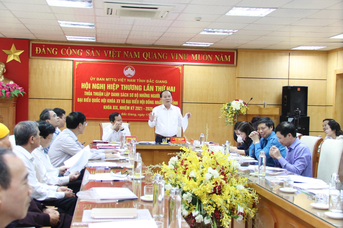 Ông Trần Công Thắng, Chủ tịch Ủy ban MTTQ Việt Nam tỉnh Bắc Giang chủ trì Hội nghị hiệp thương lần thứ hai.