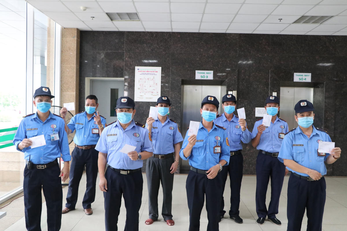 [ẢNH] 705 cử tri BV Bệnh Nhiệt đới Trung ương cơ sở 2 đi bầu cử
