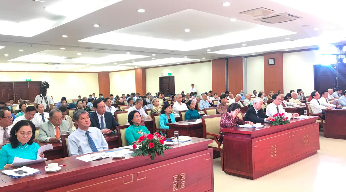 Các vị lãnh đạo, nguyên lãnh đạo Đảng, Nhà nước, MTTQ Việt Nam dự họp mặt kỷ niệm 60 năm Ngày thành lập Mặt trận Dân tộc giải phóng miền Nam Việt Nam.