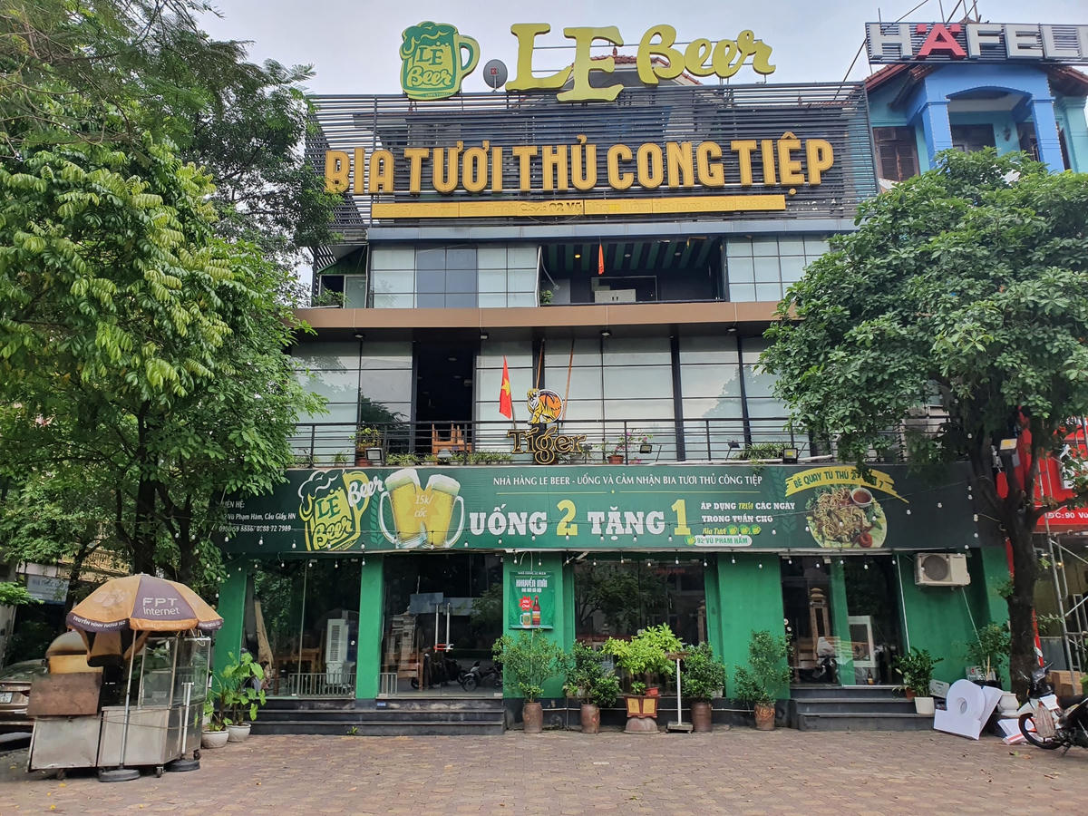 Đến chiều nay, 12/5, các quán bia đã không còn nhộn nhịp như mọi ngày.