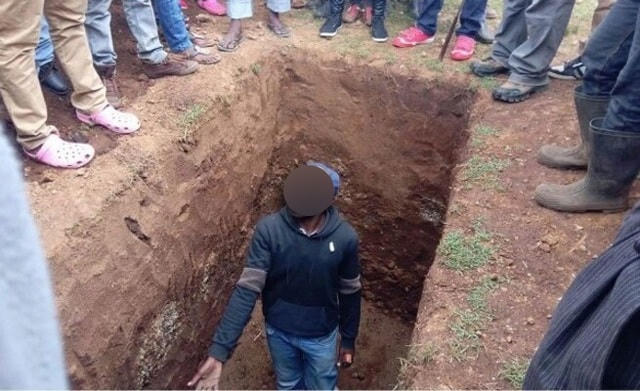 Huyệt của bà lão Nkazanyana Ncube.