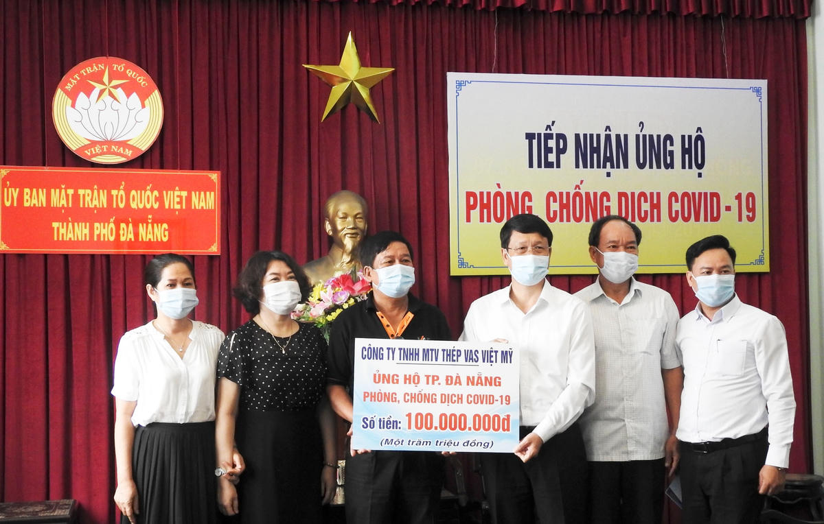 Công ty TNHH MTV thép VAS Việt Mỹ ủng hộ phòng, chống dịch Covid-19. Ảnh Thanh Tùng.Công ty CP Thủy điện A Vương, ủng hộ Quỹ vaccine phòng Covid-19. Ảnh Thanh Tùng.