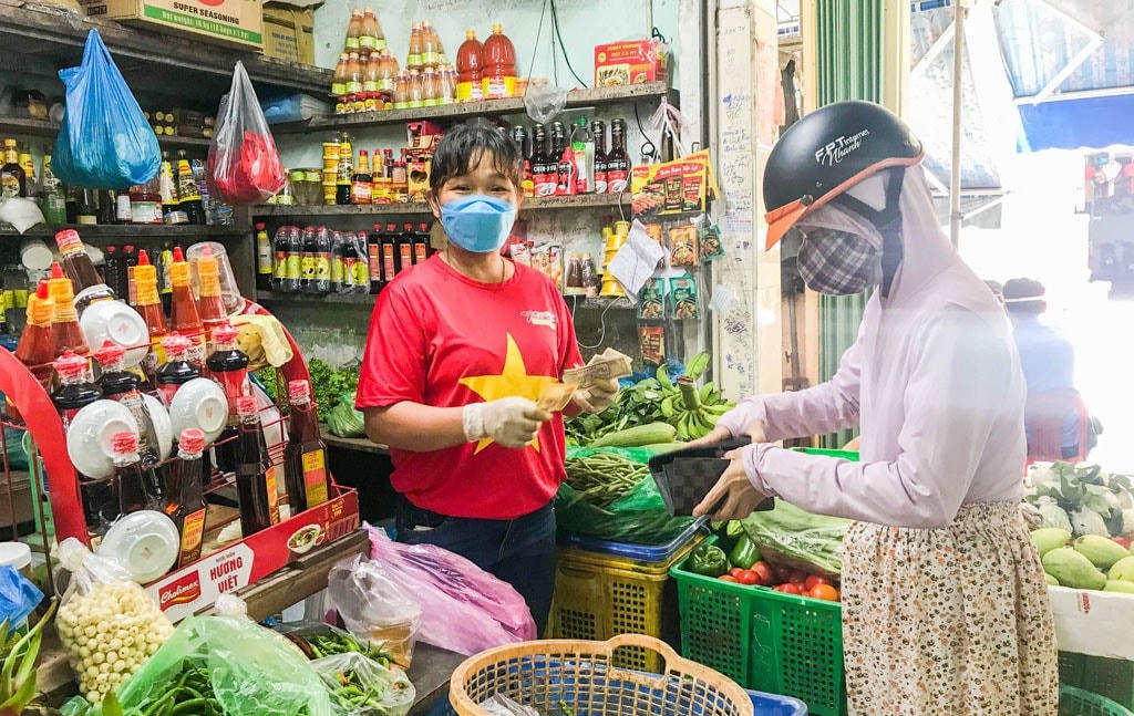 Đi chợ trong dịch Covid-19.