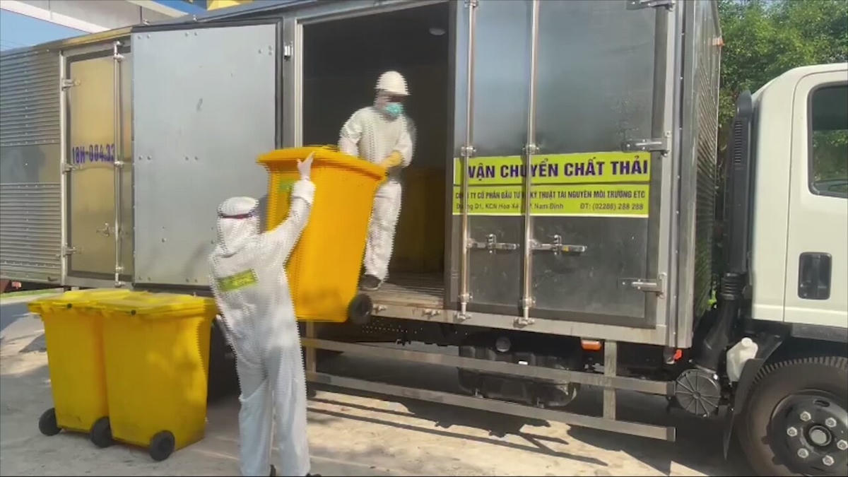 Vật phẩm trước khi thu gom cũng được khử khuẩn