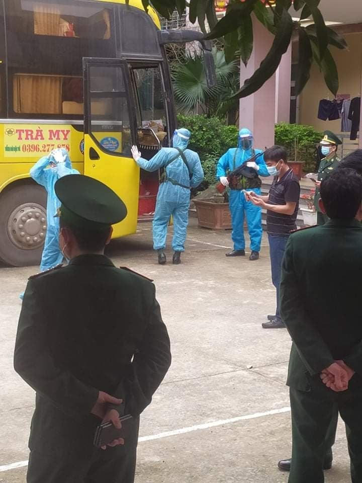 Ngay sau đó, cả 53 người Trung Quốc được đưa về tại huyện Hưng Nguyên để xét nghiệm Covid-19 và cách ly theo quy định.