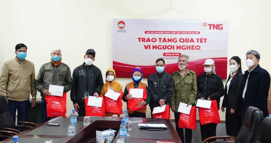 TNG Holdings Vietnam trao hơn 2.000 phần quà Tết cho hộ nghèo