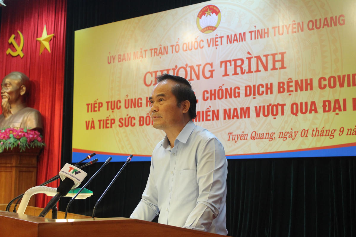Phó Chủ tịch UBND tỉnh Tuyên Quang Hoàng Việt Phương phát biểu tại Chương trình.