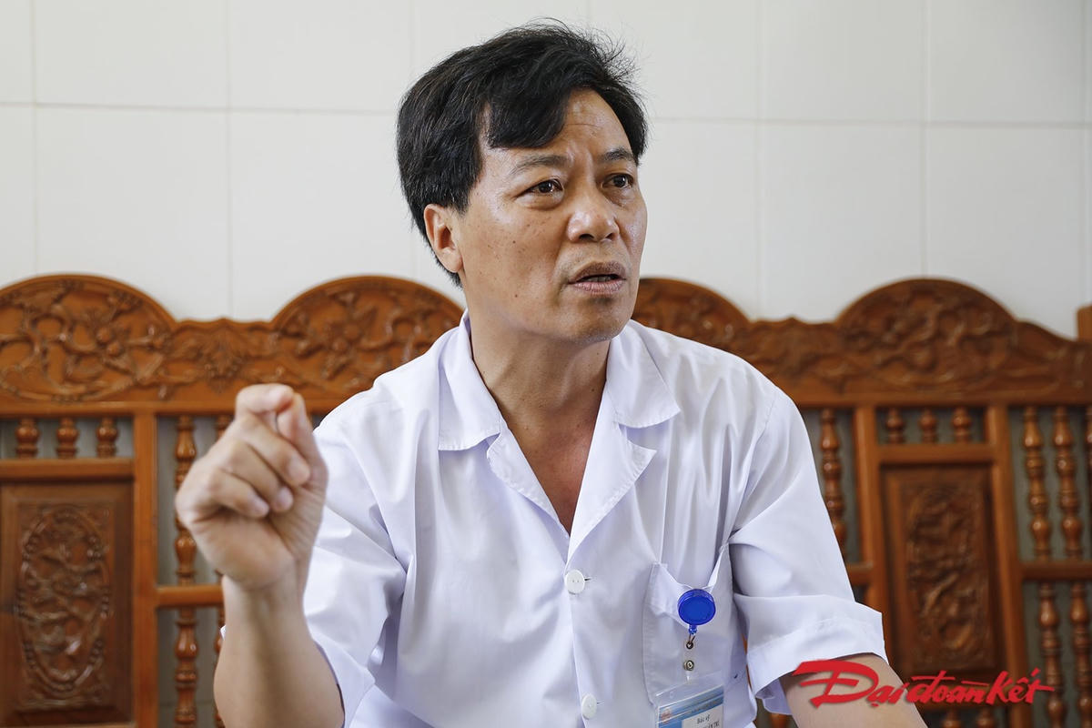 Ông Nghiêm Xuân Trí, Trạm trưởng Trạm Y tế thị trấn Yên Lạc. Ảnh: Quang Vinh.