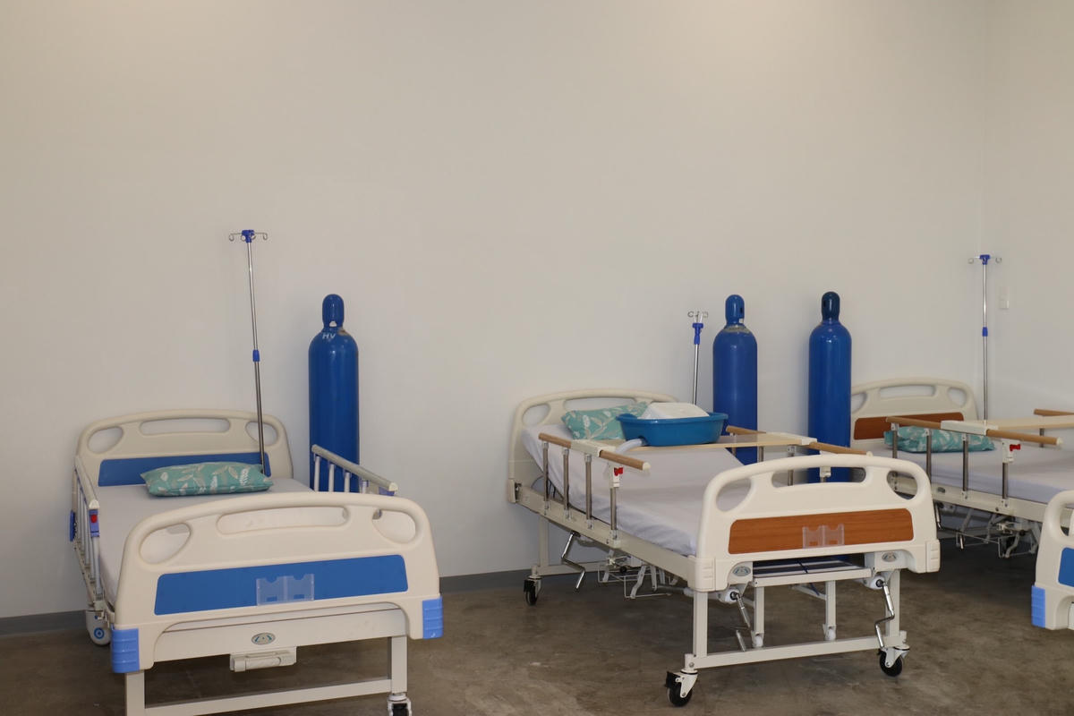 Bên trong bệnh viện dã chiến vừa được được vào sử dụng khá khang trang, sạch sẽ.
