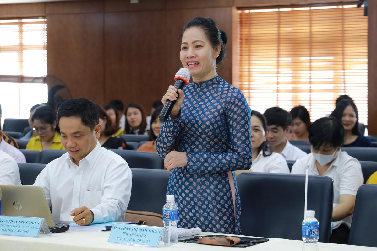 Bà Phan Thị Bình Thuận hiện là đại biểu Quốc hội khóa XIV, Phó Giám đốc Sở Tư pháp TP HCM.