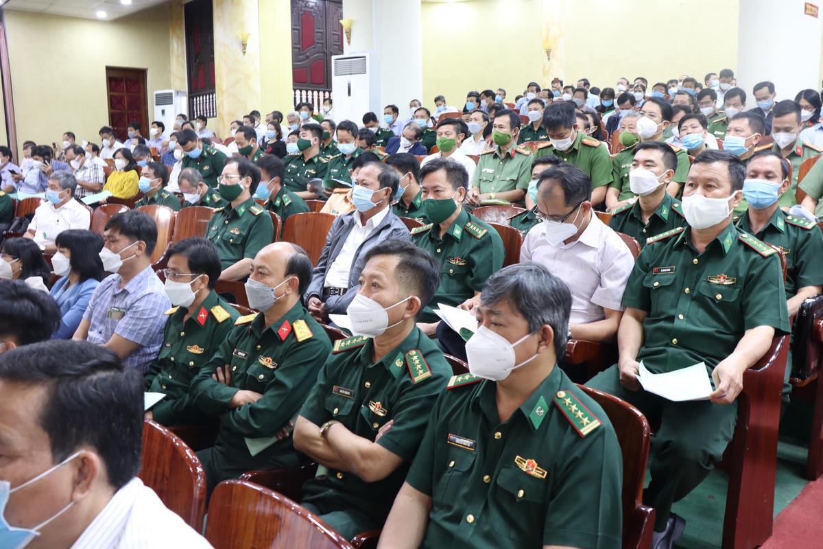 Các đại biểu dự hội nghị.