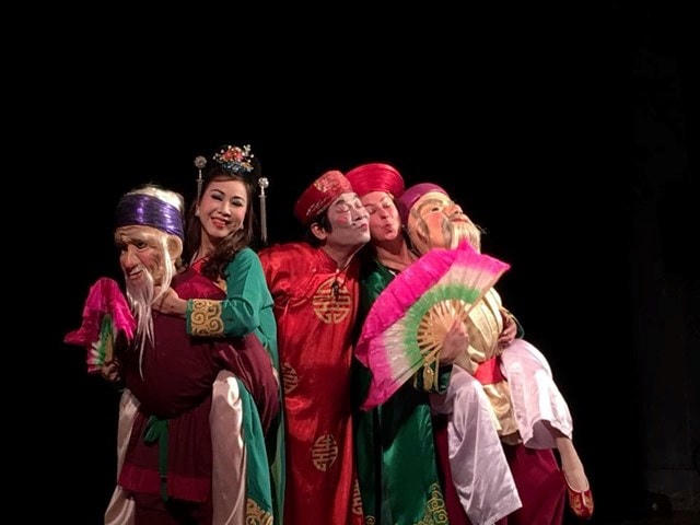 Nghệ thuật truyền thống gặp vô vàn khó khăn. 
