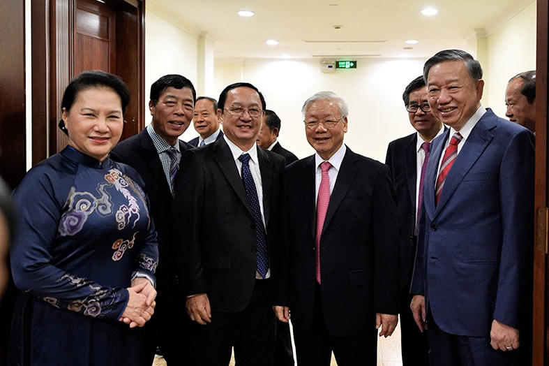 Tổng Bí thư, Chủ tịch nước Nguyễn Phú Trọng, Chủ tịch Quốc hội Nguyễn Thị Kim Ngân với các đại biểu dự phiên khai mạc Hội nghị. Ảnh: VGP/Nhật Bắc.