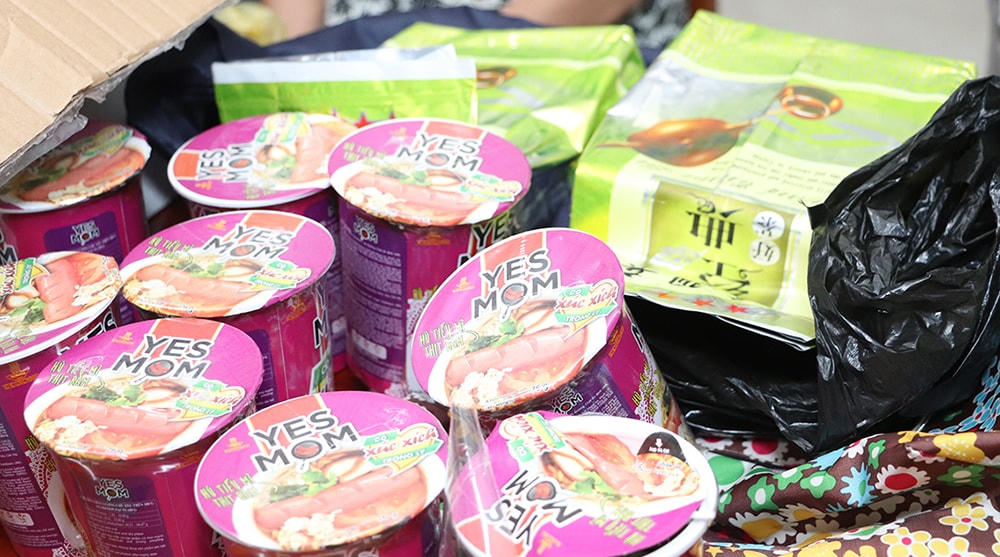 Toàn bộ ma tuý được nguỵ trang trong các gói mỳ, bánh 