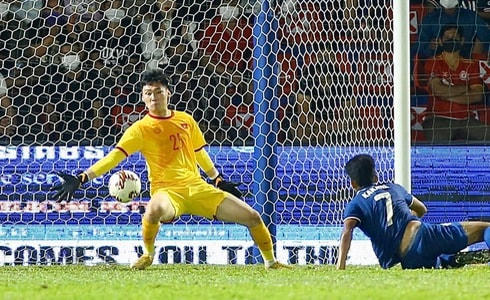 Thủ thành Trịnh Xuân Hoàng đã có trận đấu xuất sắc