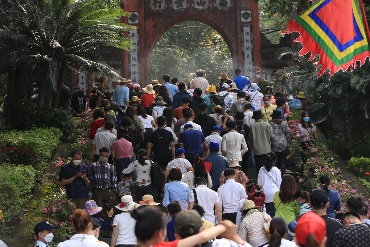 Lễ hội Giỗ Tổ Hùng Vương năm 2022 có chủ đề "Hội tụ tinh hoa văn hóa Việt Nam", diễn ra từ ngày 8 đến 11/4 với nhiều hoạt động văn hóa, nghệ thuật ý nghĩa.